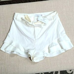 Super cute ruffled shorts